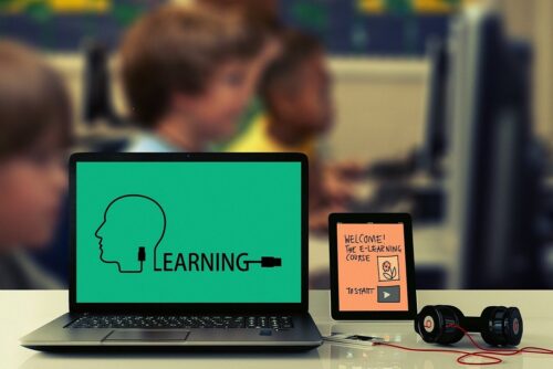 Dlaczego jakość nagrań głosowych ma kluczowe znaczenie w e-learningu i szkoleniach online